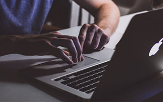 开云体育官方入口-逆境中的明星：战胜伤病再创新高，在逆境中获得成功的名人