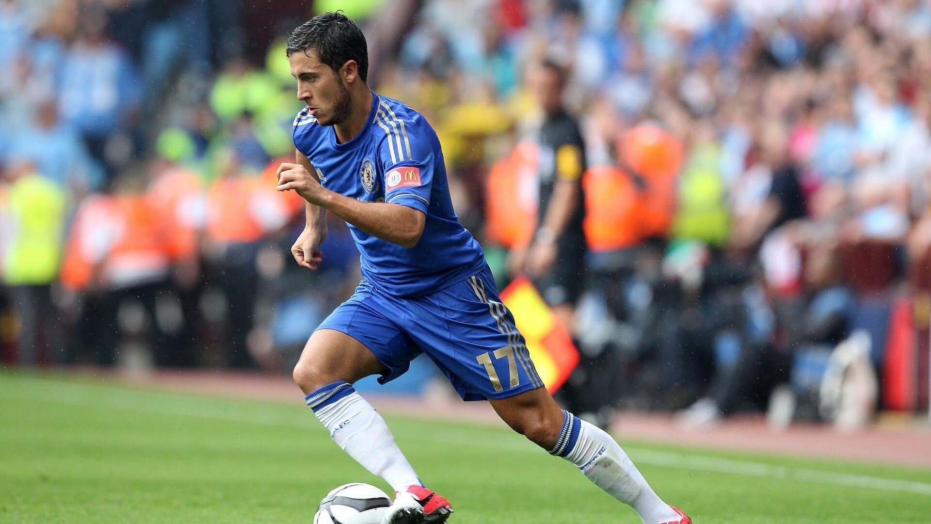 普里吉奥尼将担任西部全明星助理教练，首次亮相NBA全明星赛，普里吉奥尼的妻子照片