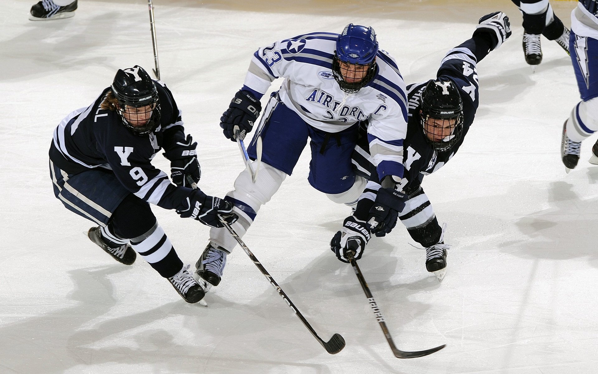 篮网球员参与纽约时装周,展现球场外的另一面,2021年篮网新秀定妆照